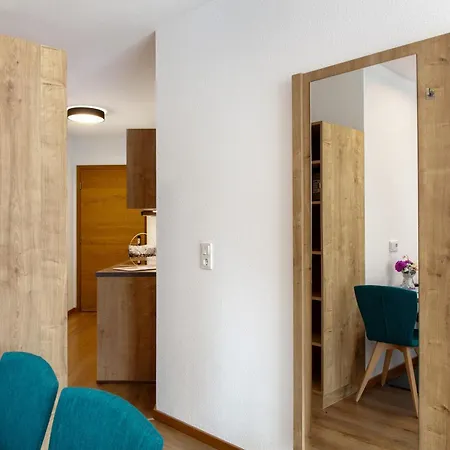 White Peak Apartment