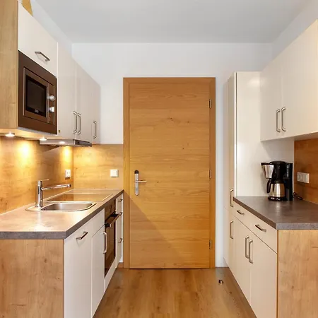 White Peak Apartment