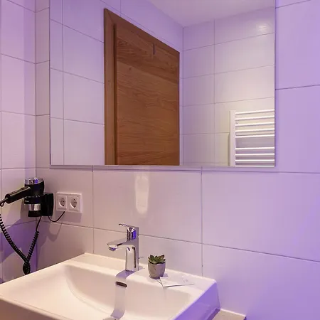 Apartment White Peak
