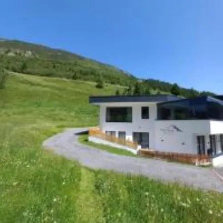 White Peak Apartment Galtuer